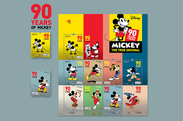 Cartazes comemorativos dos 90 anos do Mickey, com várias ilustrações e o número 90 em destaque.